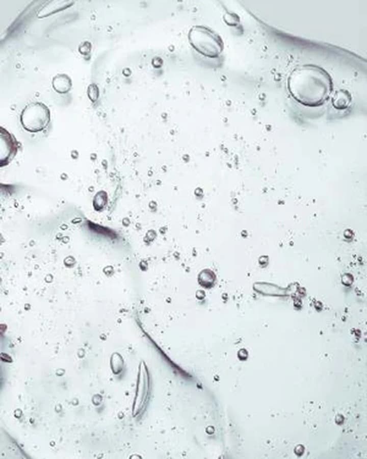 Clear hyaluronic acid gel texture with fine bubbles